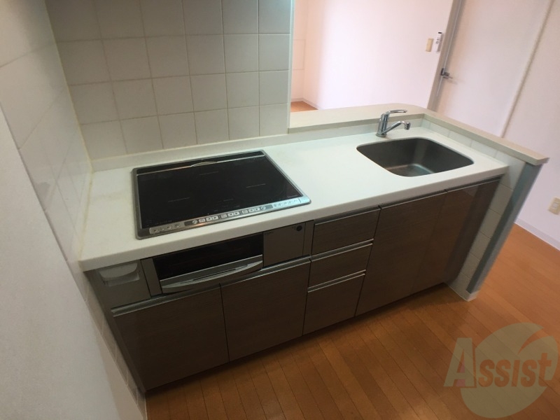 キッチン　キッチンは調理スペースもあり料理がはかどりそうです。