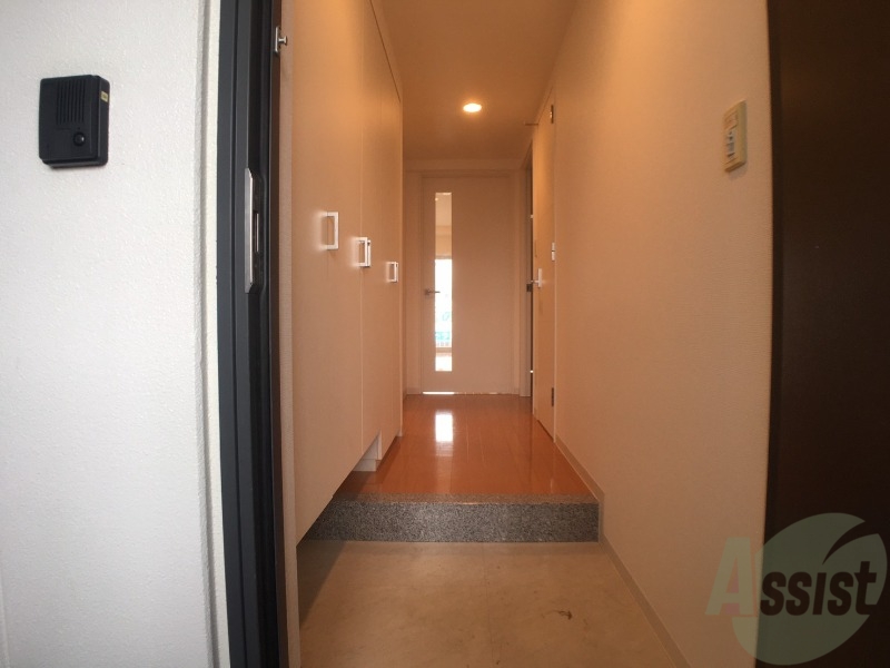 玄関　玄関です。白を基調としていて清潔感があります！