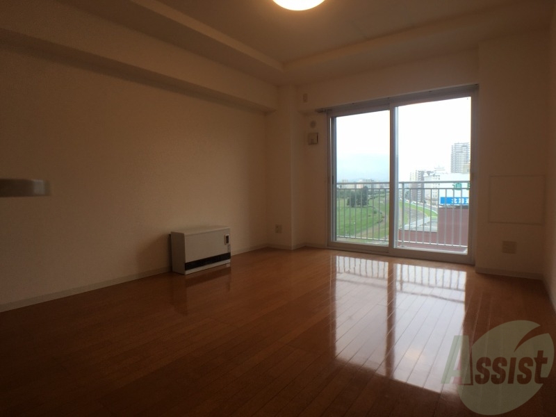 居室・リビング　広くてキレイなお部屋が広がっていて、充実した生活が送れそう。