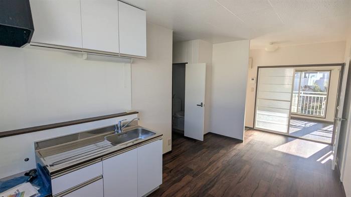 キッチン　流し台、上棚ともに新品交換済みです