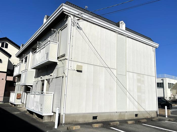 建物外観　南西向きのアパートです