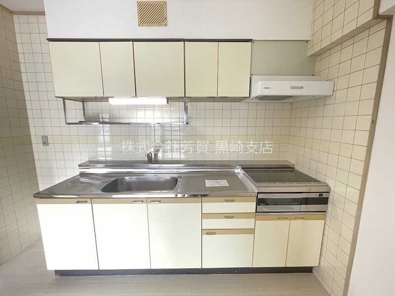 キッチン　※写真は別号室のものです。