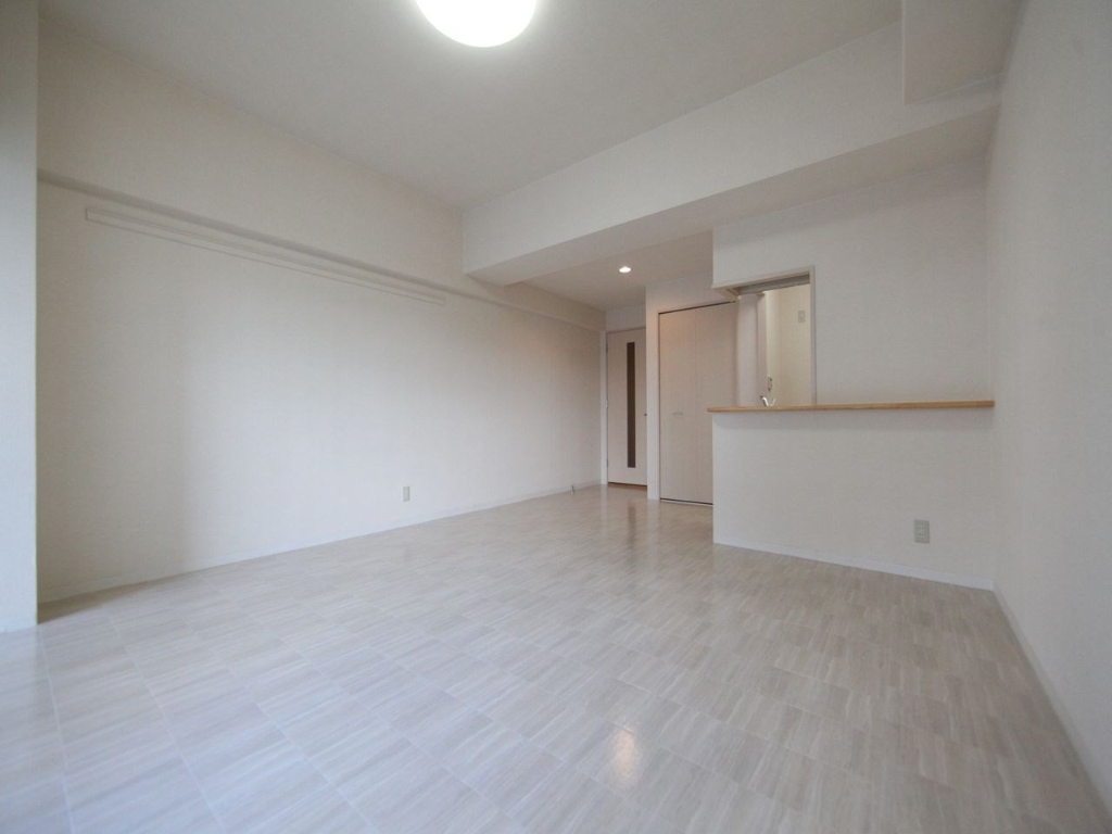 その他　洋室15.3帖　クローゼット付（収納充実してます）