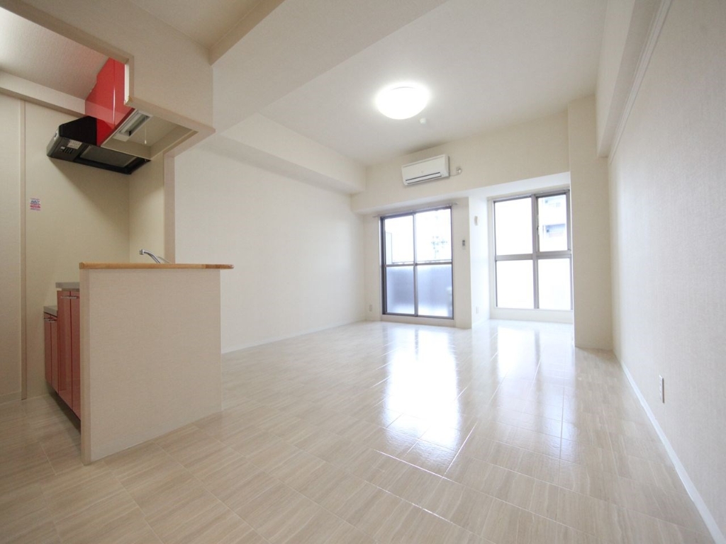 バルコニー　洋室15.3帖　クローゼット付（収納充実してます）