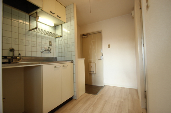 玄関　※別号室のお写真です。