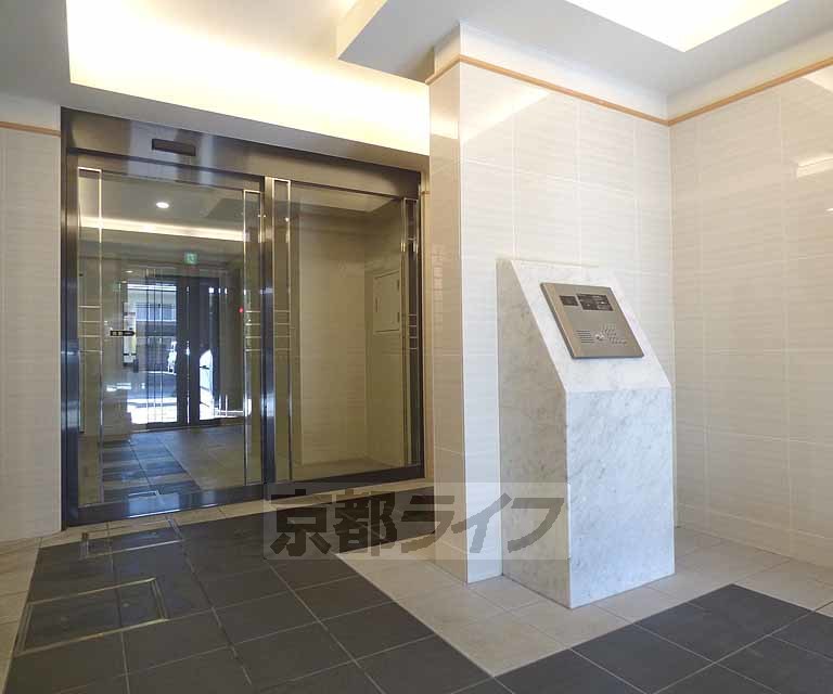 その他共有部分　建物入り口です。