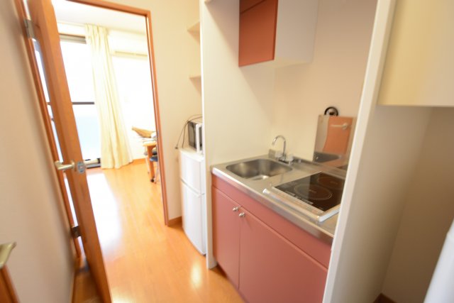 キッチン　壁付けキッチンでスペースを有効活用できます！