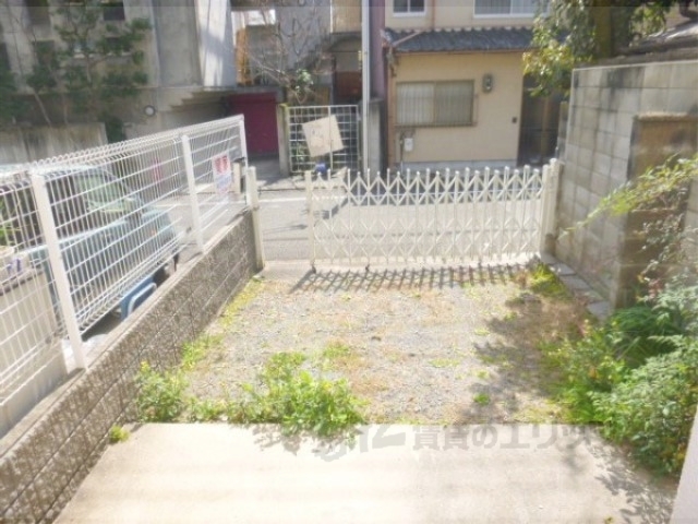 バルコニー　ひろいお庭です。