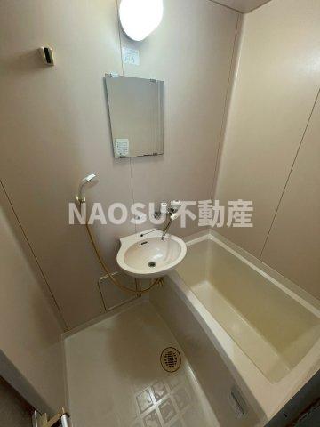 バス・シャワールーム　落ち着いた空間のお風呂です