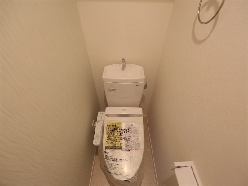 トイレ　温水洗浄暖房便座付トイレ