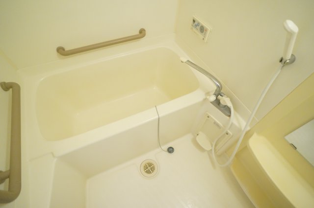 バス・シャワールーム　参考、同建物・反転間取りの号室