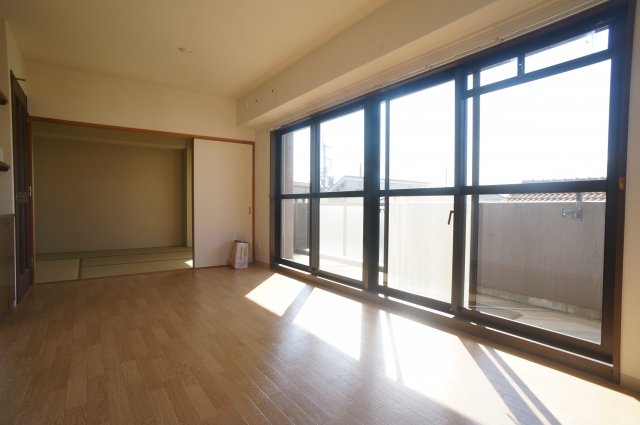 居室・リビング　参考、同建物・反転間取りの号室