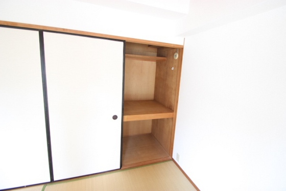 収納　※別部屋の写真です