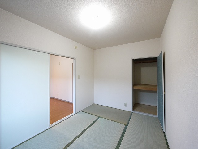 その他部屋・スペース　広くて明るい寝室