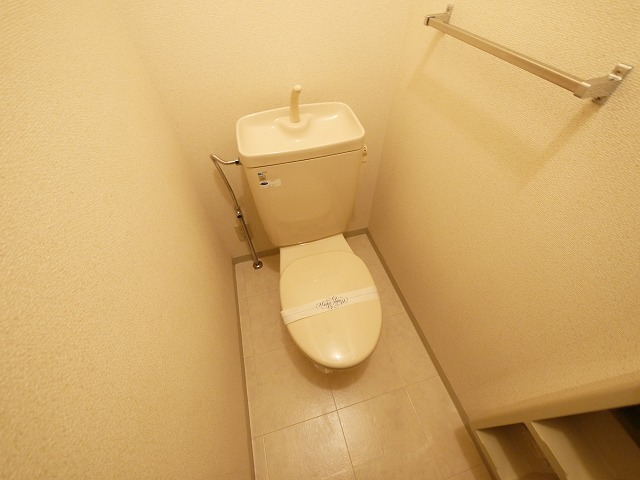 トイレ　落ち着いたトイレです