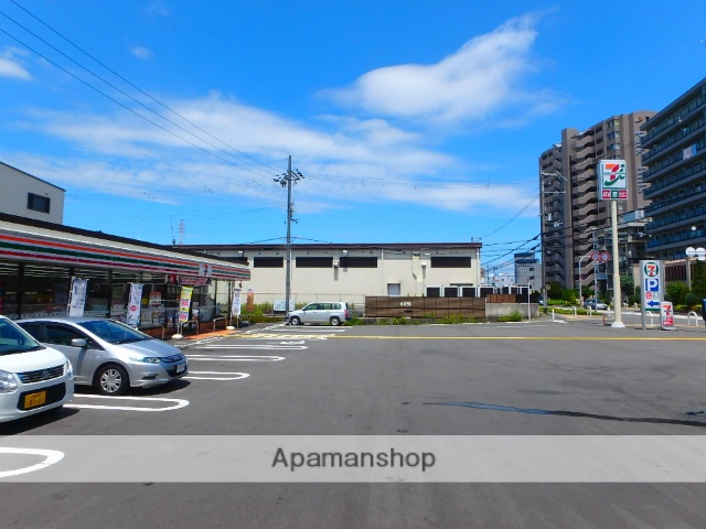 コンビニ　セブンイレブン（コンビニ）まで471m