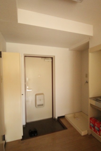玄関　※同建物・別号室の写真です