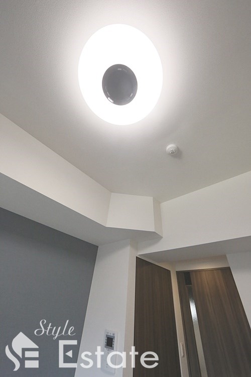 その他　声で操作可能のライトです、音楽も聴けます！