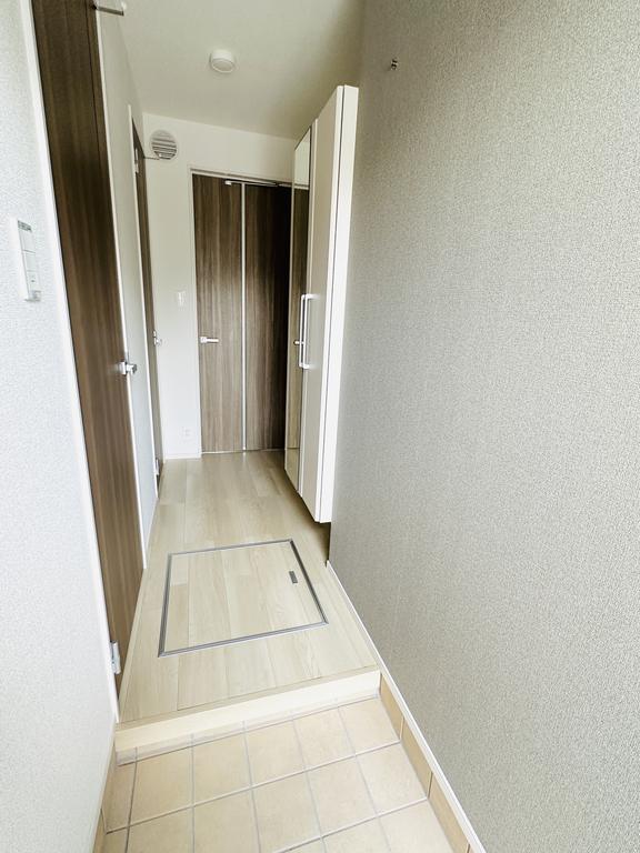 玄関　※画像と反転タイプのお部屋です