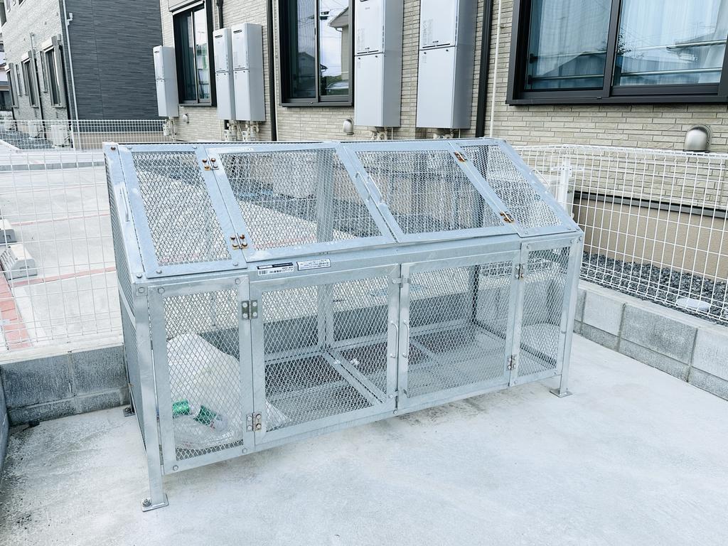 エントランス　ゴミ置き場