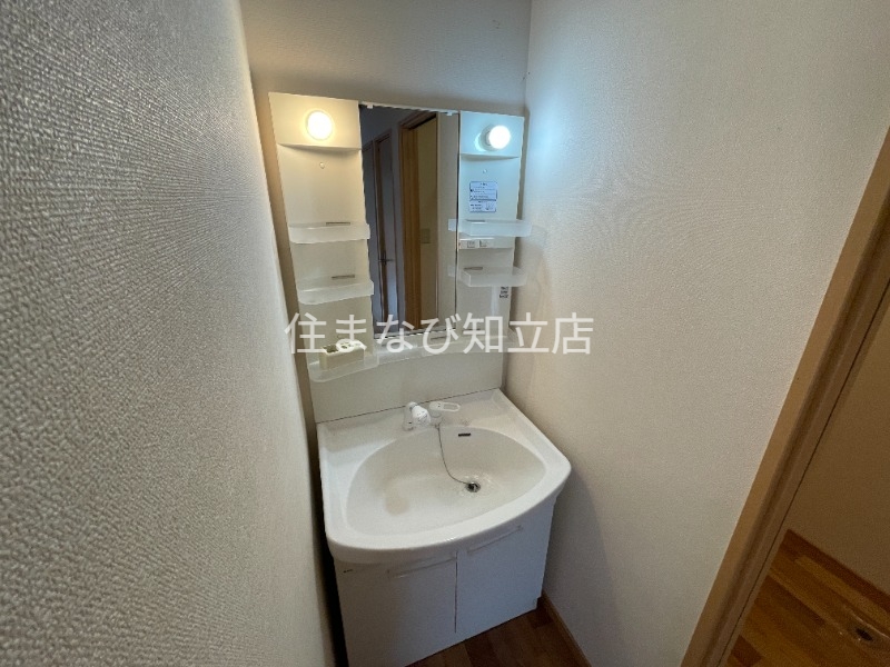 洗面設備　同型別部屋写真