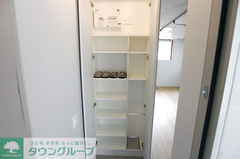 玄関　タウンハウジングレジデンス事業部　恵比寿店・赤坂店までお問…