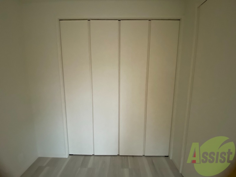 収納　収納は大きめのクローゼット。白を基調として綺麗です。