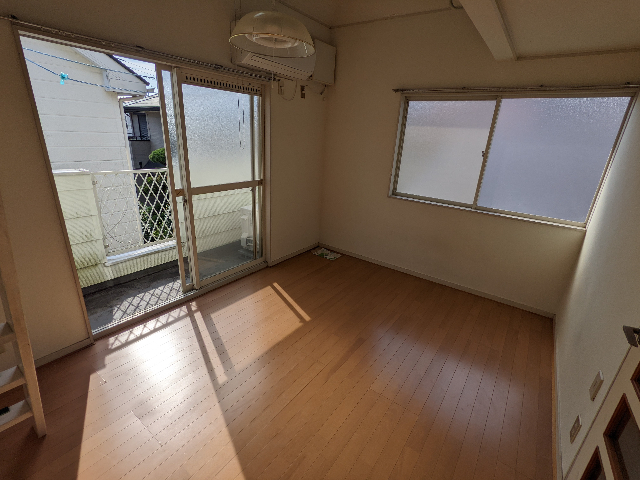 居室・リビング　他号室の参考写真です。