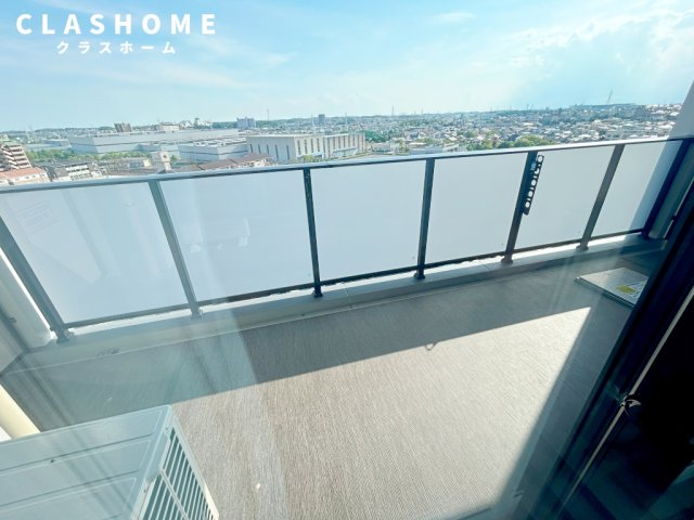 バルコニー　同物件の別部屋になります。