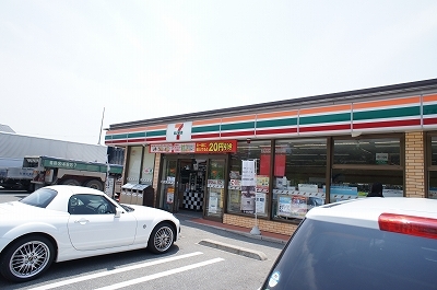 コンビニ　セブンイレブン（コンビニ）まで500m