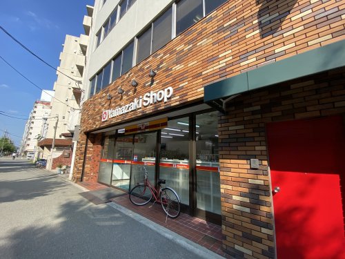 コンビニ　ヤマザキショップ（コンビニ）まで150m