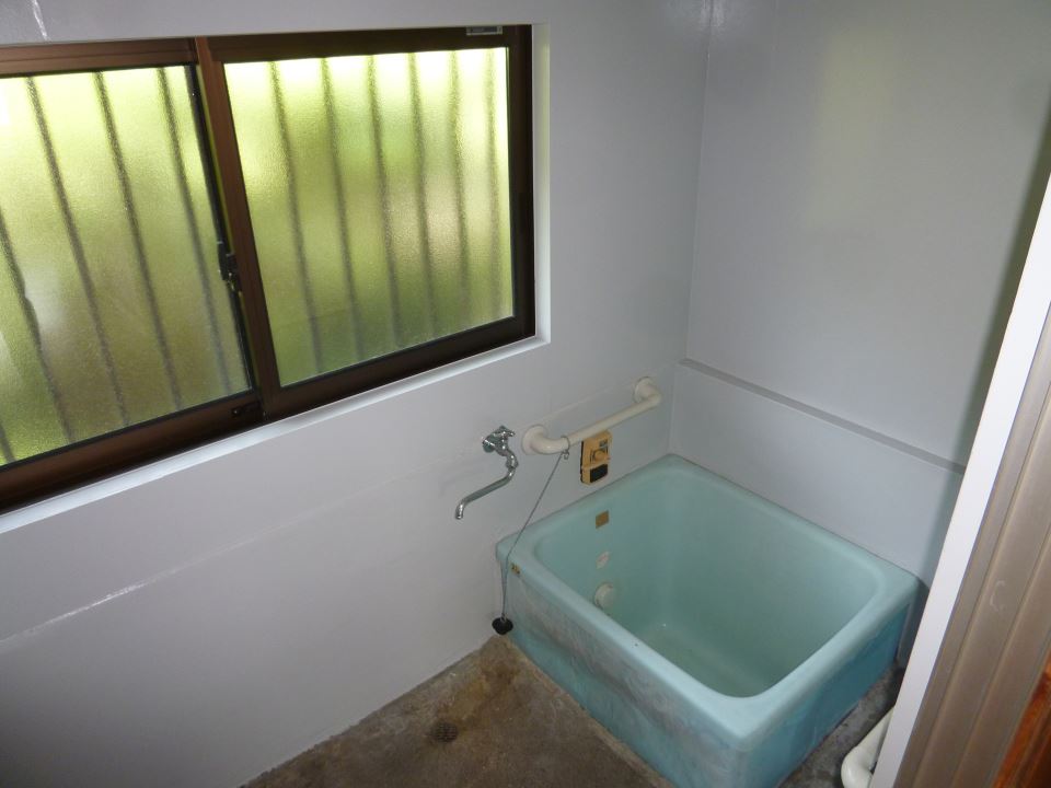 バス・シャワールーム　明るいお風呂です