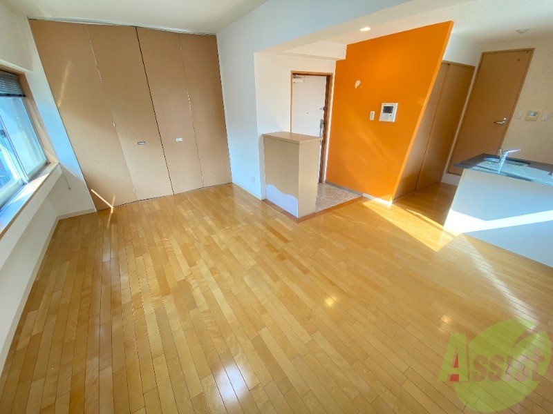 居室・リビング　キッチン横に窓があるのが嬉しいですね