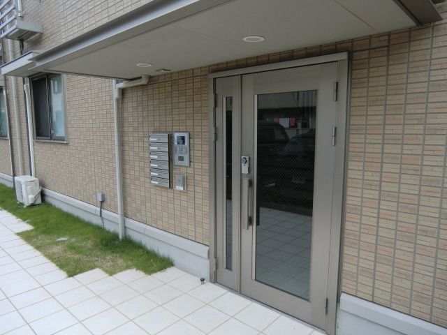 エントランス　オートロック完備