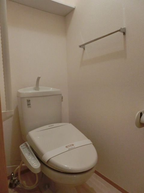 トイレ　温水洗浄便座