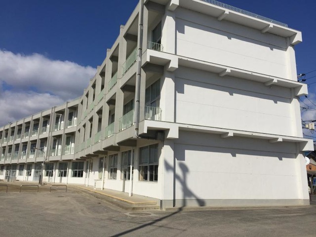 小学校　笠松町立下羽栗小学校（小学校）まで1206m