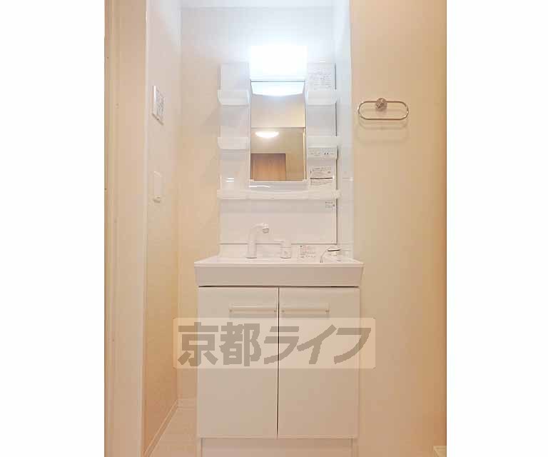 洗面設備　独立洗面台です。