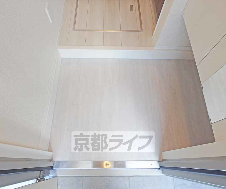 玄関　ローステップの玄関です。