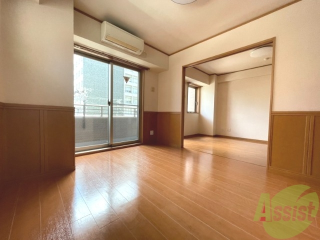 居室・リビング　１０．２帖のリビングになります。伸び伸び出来そうですね。