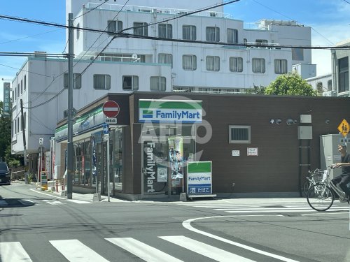 コンビニ　ファミリーマート 淀川三国本町店（コンビニ）まで200m