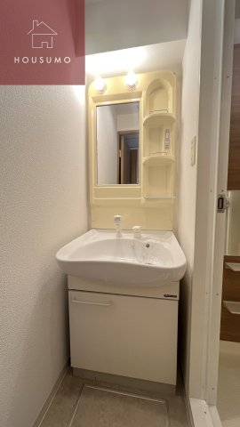 洗面設備　脱衣スペースもあります