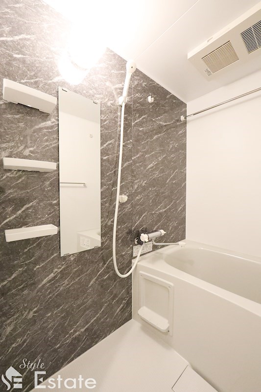 バス・シャワールーム　バスルーム