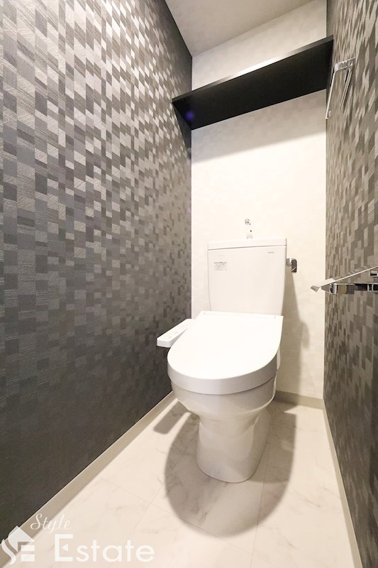 トイレ　温水洗浄便座