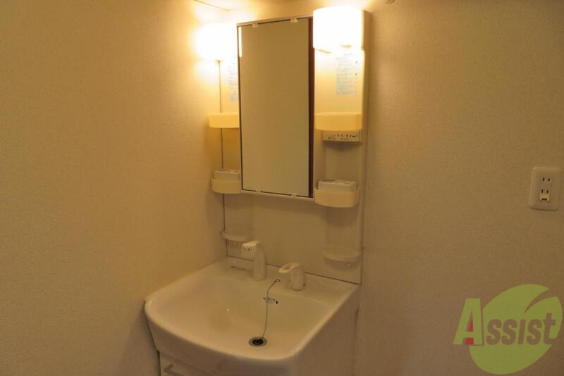 洗面設備　洗面はこちらです。独立していて朝の準備もバッチリＯＫです。