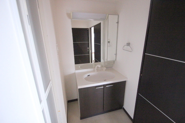 洗面設備　同物件別号室の写真です。