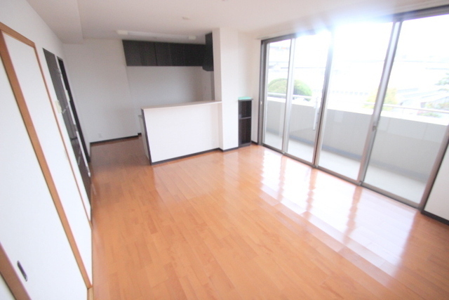 居室・リビング　同物件別号室の写真です。