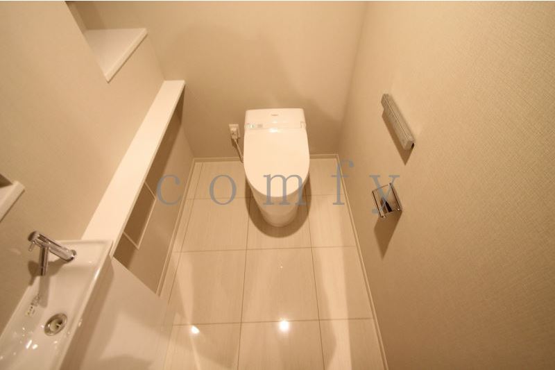 トイレ　ウォシュレットつき