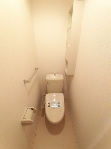 トイレ　嬉しい温水洗浄便座付き♪