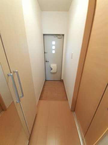 玄関　シューズボックス付きの玄関です★