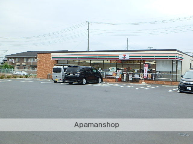 コンビニ　セブン－イレブン桶川上日出谷店（コンビニ）まで390m